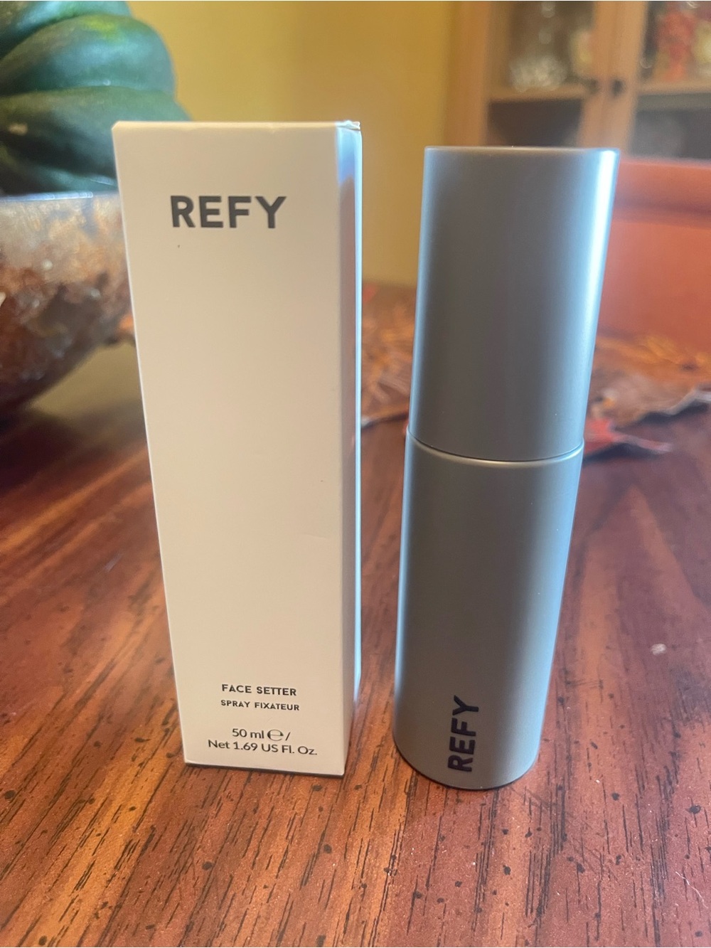 REFY Face Setter Long-Wear Setting Spray in Gray Bottle